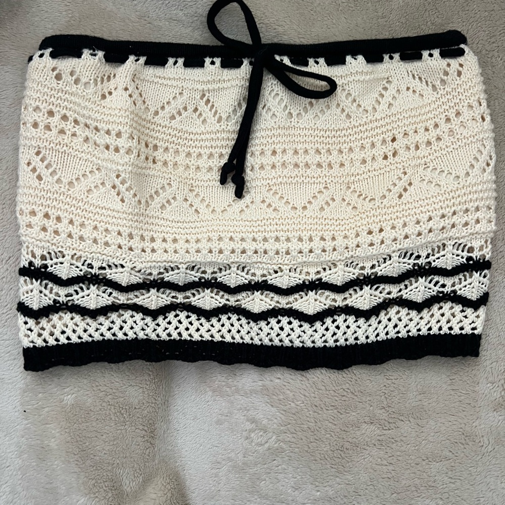 Trendy Cream and Black Crochet Tube Top - Picture 2 of 4
